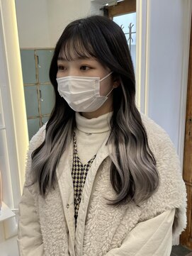 ログ オモテサンドウ(L.O.G OMOTESANDO) 『インナーカラーエクステ』自然な仕上がり 10代20代 表参道