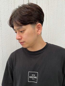 アイティーバイアルバム 松戸店(IT by ALBUM) ショートセンターパート_アップバングスキンフェード_ba400761