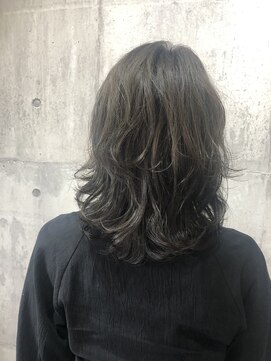 ルアン(Luan) ウルフカット×パーマ
