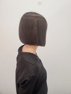 エレノア 自由が丘ANNEX(Eleanor) 肩上ボブ/ブリーチありカラー/グレージュ【齋藤】