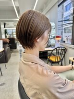 ヒビヲ(HIBIO)&nbsp;ショートボブ切りっぱなしボブタッセルボブベージュカラー横浜