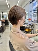 ショートボブ切りっぱなしボブタッセルボブベージュカラー横浜