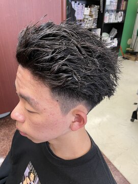 ヘアサロンナンバーワンクラブ上和田本店 ツイストパーマ×テーパーフェード