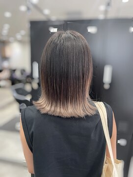 ザセカンドバイジャスミン(THE 2ND by JASMINE) 外はねボブ×デザインカラーシルバーグレーカラーグラデ