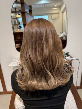 ルイ(ROUIS produced by LUCK 津田沼) ROUIS津田沼 ミルクティーベージュ/ベージュ