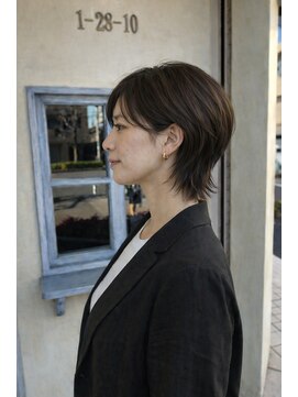 エイミーバイアフロート(amie by afloat) さりげない軽さを効かせたミディアムウルフ