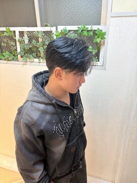 ロマンヤカタ ファース(ROMAN YAKATA fars) 刈り上げ毛流れマッシュ 上窪 1/17