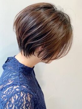 マテリアル(Material)の写真/洗練された技術。骨格、髪質、クセを見極めて乾かすだけで形が決まるヘアスタイル提案
