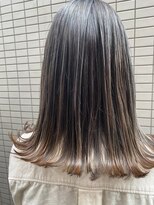 ウル(Ulu)&nbsp;バレイヤージュ×グレージュ