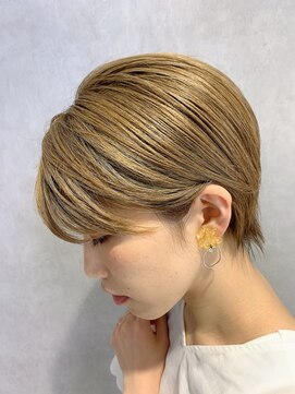 ローウェ 青山 表参道(Louwe) ハイトーン×耳掛けひし形ハンサムショート20代30代40代