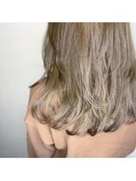 カラーリゾートAi 上野御徒町 仲御徒町店&nbsp;グレージュヘアー