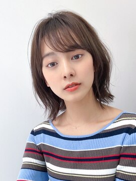 トニーアンドガイ 原宿店(TONI & GUY) 外ハネレイヤー/20代30代40代/グレーベージュ前髪パーマ