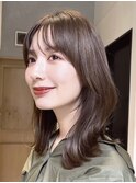顔周りレイヤーカットくびれヘアミルクティーベージュカラー