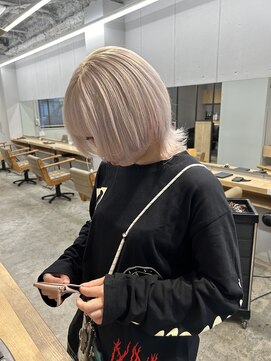 イオール 北千住(ior) ホワイト×ウルフ【ior北千住】