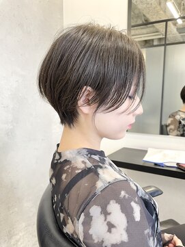 サロウィン 池袋(SALOWIN) 大人ショート × 透明感ダークグレージュ #255