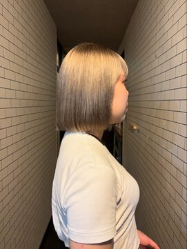 ジェスター(JESTER) 〈suzuno〉ボブ×ペールベージュ