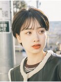 ショート ショートボブ ハンサムショート 前髪 暗めカラー