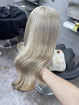 エミーバイモアムー(Emmie byMoremuu) 【MEI】ホワイトベージュ