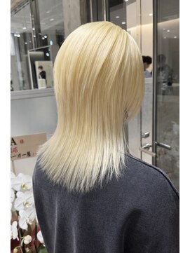 シア(XIA) ブロンドカラー