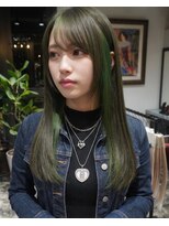 グッドフェローズ キタホリエ(GoodFellas kitahorie) 透明感グリーンインナーカラーセミロングレイヤーハイトーン艶感
