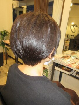 コア フィール ア デイ(COIFFURE A DAY) 【M3D見附今町】ショート