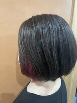 クネア(kunea)&nbsp;インナーカラー/ショート/ボブ/ダークアッシュ/カシスピンク