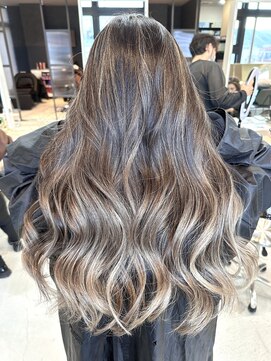 リア 近鉄八尾店(Lia) バレイヤージュ