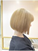 ブロンド切りっぱなしボブ/ハイトーンカラー/マチルダボブ