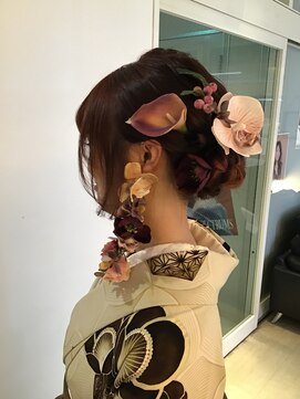 ヘアサロン ユニティ(Hair Salon Unity) 編みこみシニヨンアレンジ