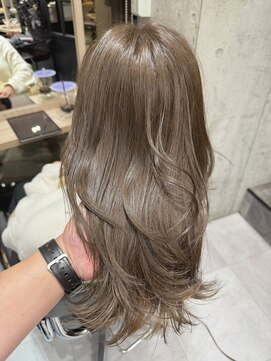 ディーエックス ウエスト(Dxxxx WEST) くすみベージュカラー 透明感カラー イルミナカラー