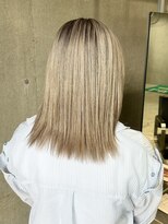 ラック(LUCK)&nbsp;シャドウルーツ/船橋/くすみベージュ/細めハイライト