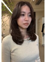 アーバン(URBAN.) 【小顔効果◎盛れるミディアムレイヤー】KANAKO