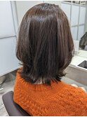 外ハネミディアムヘア