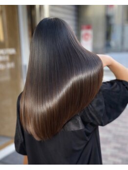 アッシュ 白楽店(Ash)の写真/クセを伸ばすだけじゃない、デザインする縮毛矯正★真っ直ぐ過ぎない・ペタンとならない自然なツヤ髪に♪