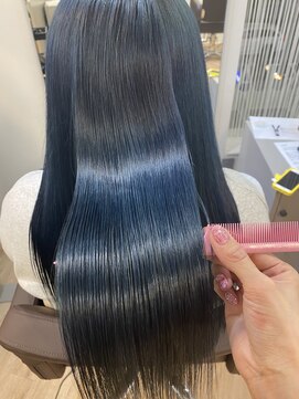 ジ エクト ヴィシア 心斎橋店(The Ect VIXIA) 田村千恵 艶髪ネイビー×髪質改善トリートメント