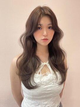 ボタン シブヤ(VOTAN SHIBUYA) ウェーブヘア/内巻き/レイヤーカット/小顔/20代/ハッシュカット