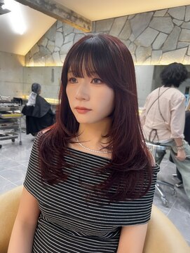 サイン 渋谷(SIGN) グレージュカラーインナーカラーレイヤーカット暗髪