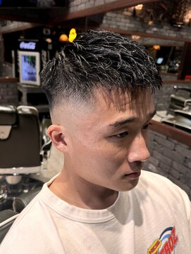 フォーコーナーズカットショップスリーセント 栄(FourCornersCutShop 3/cent) 濡れパン/ゆるパン/アイロンパーマ/クロップ/クロップパーマ