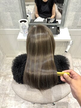 イーズ バイ インス(Yeeee.s by INCE) 白髪ぼかし/脱白髪染め/脱白髪染めハイライト/透明感