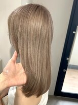 リグ 横浜(Lig.)&nbsp;パールベージュヘーゼルグレージュブリーチダブルカラー横浜駅