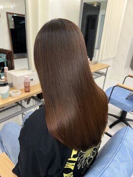 エミン(emyn) 髪が変わる【美髪革命】艶髪/髪質改善/縮毛矯正/代々木