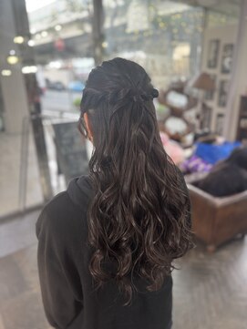 バイブアンドアネックス(VIBE & ANNEX) ハーフアップ