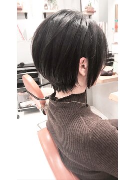 ミッシェル アフロート(michelle afloat) 20代30代40代50代ラウンドCカーブカット×小顔ひし形ショート