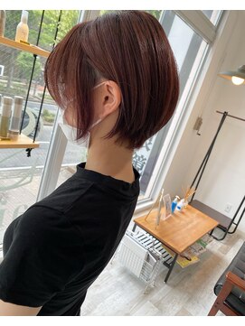 リズム(lysm) 丸みショート × ピンクカラー