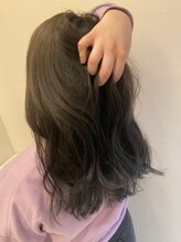 ヘアーズ イン フォルム アーツ(hairs in folm Arts) くすみ大人グレージュ(/・ω・)/