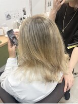 オリビアヘアー(OLIVIA HAIR) ハイトーンベージュ×シャドールーツ
