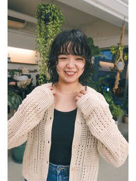 シカ(sica) ボブにくるっとパーマをかけてみよう