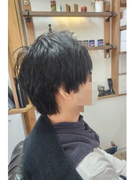 ヒルマ ヨルマ(HIRUMA/JORMA) 動きのあるショートレイヤー