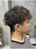 ツイストスパイラルパーマメンズマッシュセンターパートウルフ