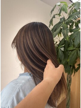 アンドゥ ヘア ファミリア(Andoux Hair familiar) ハイライトカラー
